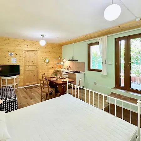 Апартаменти Charming Historic Hideaway With Stunning Pool Сенігаллія