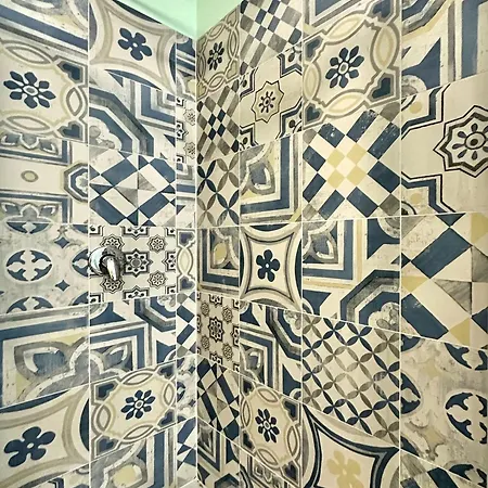 Апартаменти Charming Historic Hideaway With Stunning Pool *